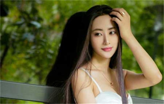 火爆社区app：身材火爆的女神免费直播