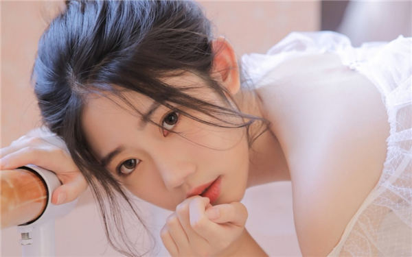 夜妖娆免费直播在线iOS：一款美女如云的直播平台
