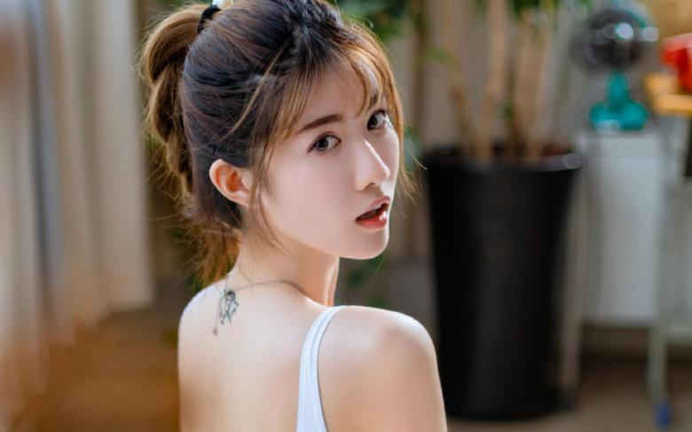 丝瓜,香蕉,向日葵,枝草莓,秋葵,榴莲,绿巨人视频