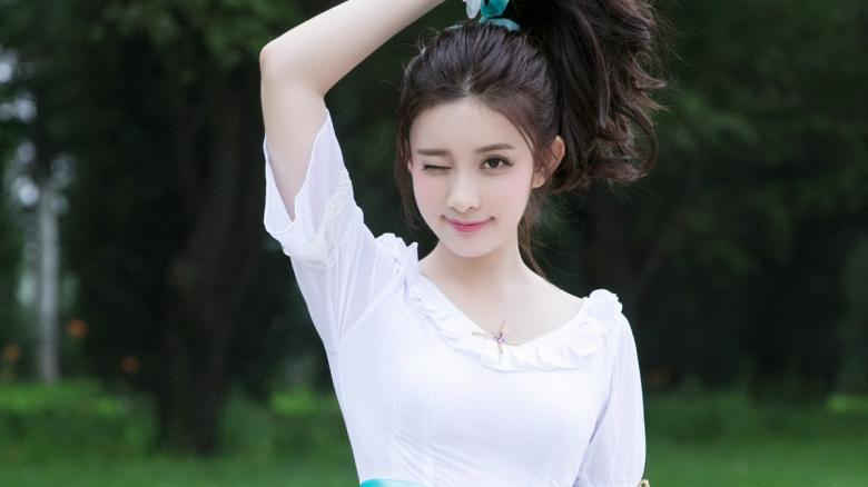 亚洲青青青网伊人精品APP