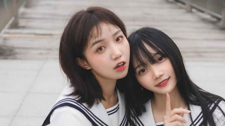 黄瓜视频深夜释放自己