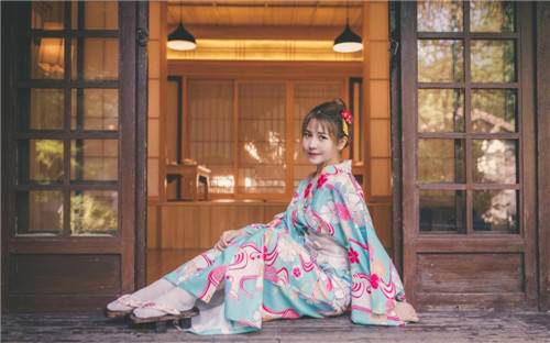 草莓视频旧版本下载安装:支持绿巨人黑科技解锁版下载2021手机软件