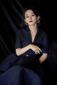 赵丽颖太美了 小圆脸高级又时尚 简直让人移不开眼