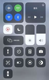 跳出手机屏幕的百度“智能小程序”